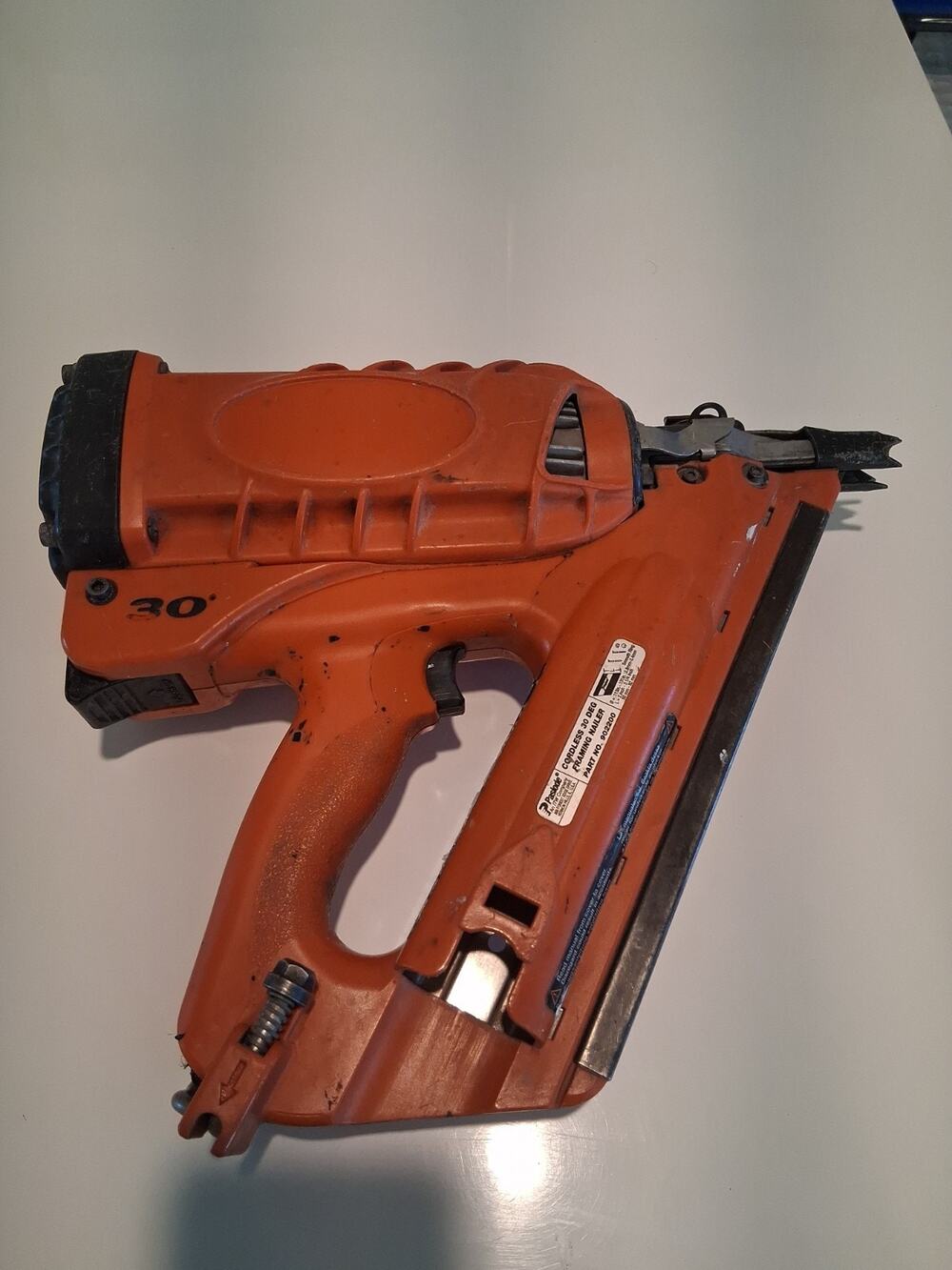 Paslode CF325 Cordless 30-Degree Gas Framing Nailer Gun Orange #902200 - TESTED